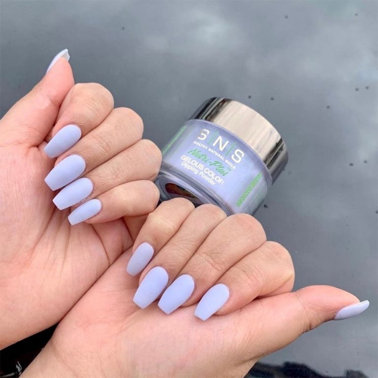 The Differences Between Gel and Dip Powder Nails